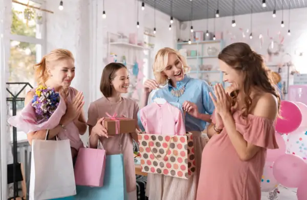 Mit vigyünk ajándékba babalátogatóba?